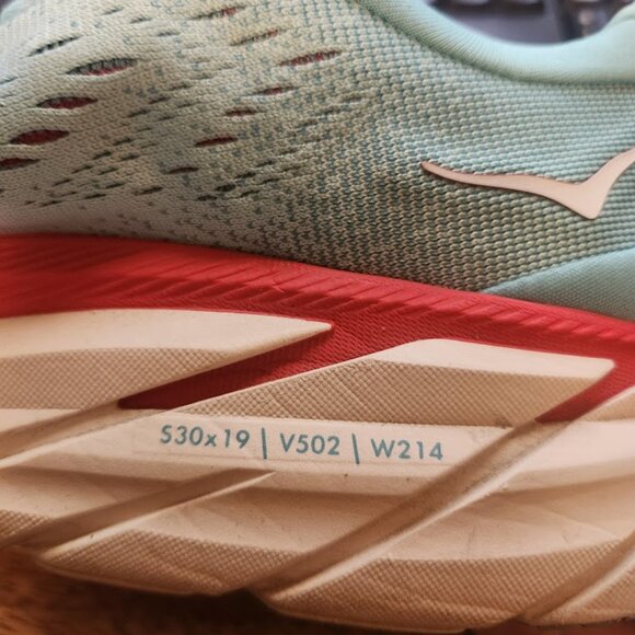 NWOT HOKA Clifton 8 Shoes - Picture 4 of 4